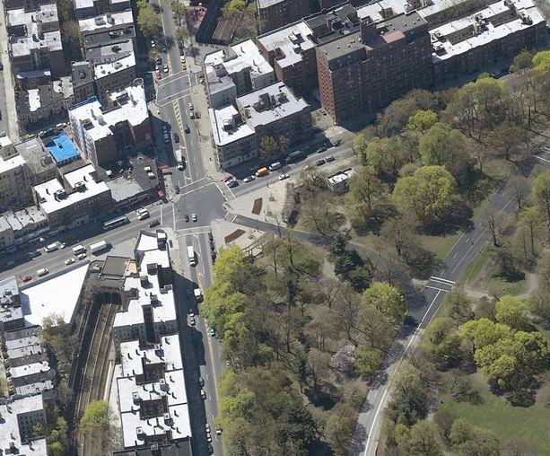 entrance: entrance - parkside av - ocean av